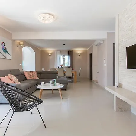 Contessa Villa